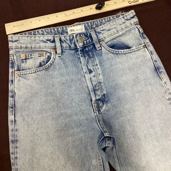 Zara Acid Wash Jeans Size 6 Frayed Bottom Hem - Picture 4 of 10